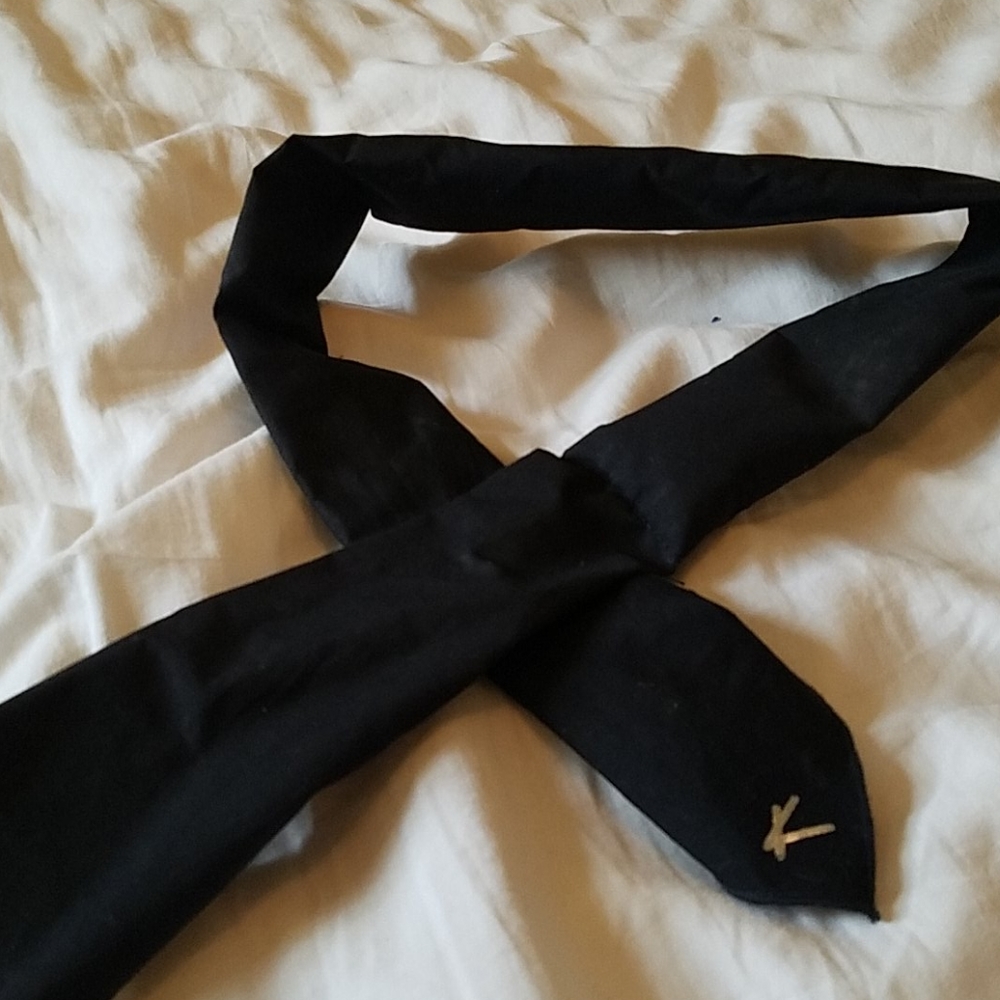 Kafka cool tie in solid black